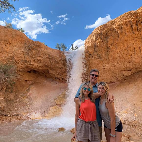 Meet your Posher, Sandy - Picture 1 of 1